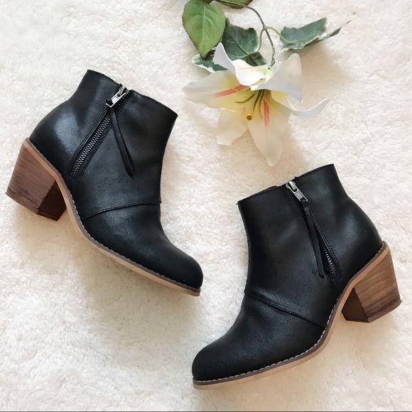 Sole Society Shoes - SOLE SOCIETY Ines Booties Black Cow Suede Size 6.5